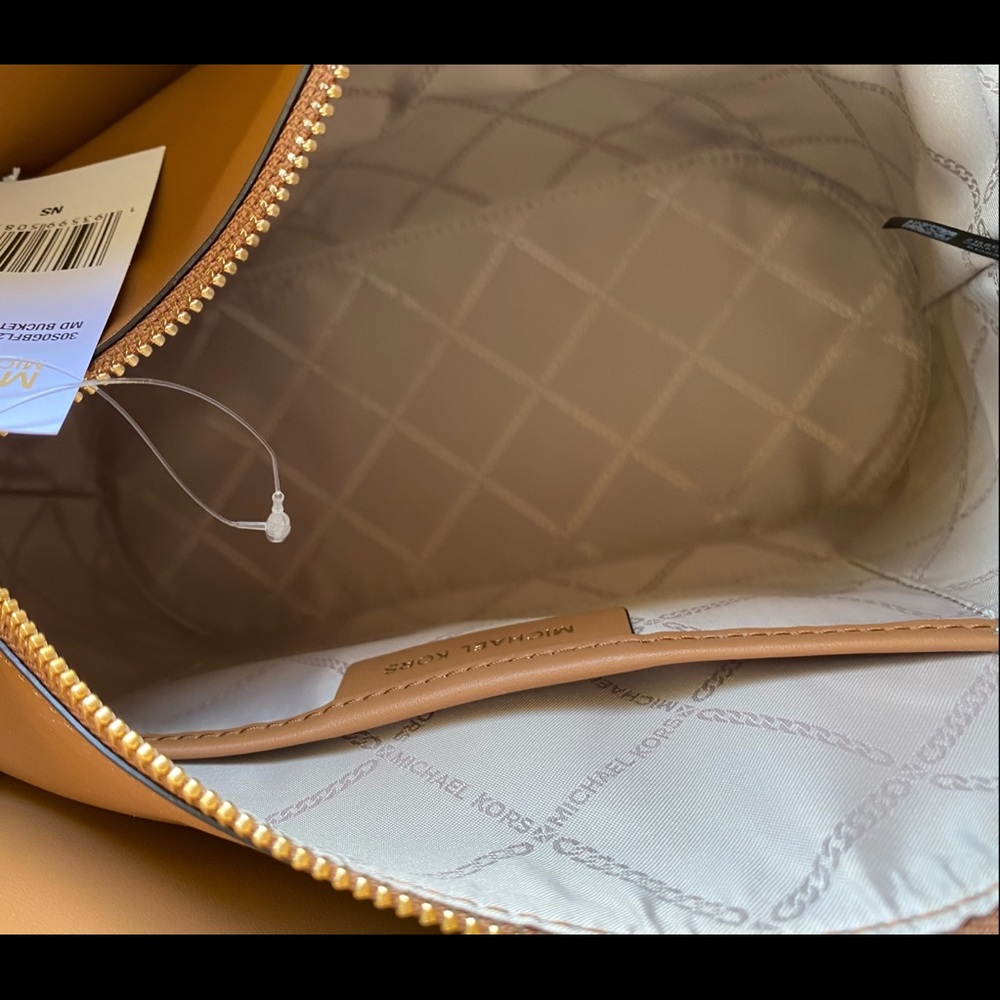 Michael kors Bucket bag crossbody vanilla - Picture 6 of 6
